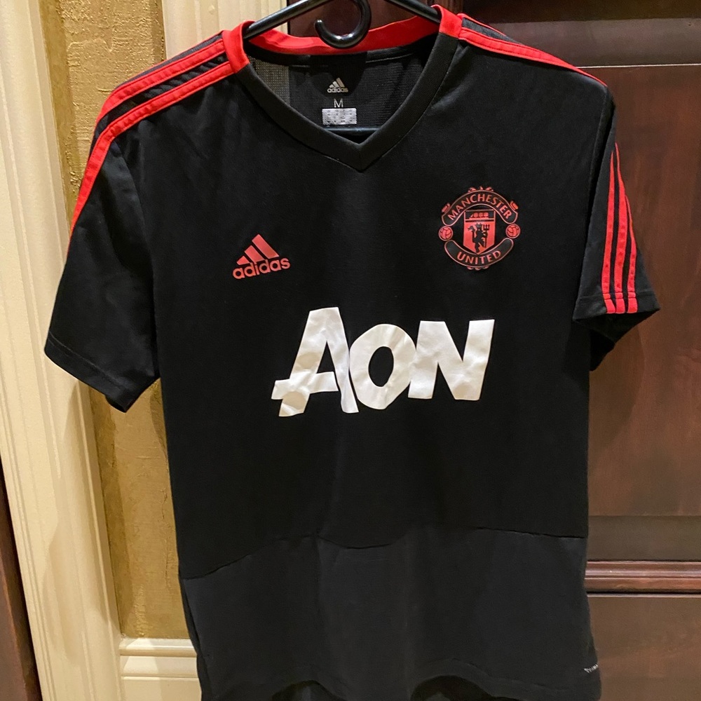 Men’s Adidas Manchester United Jersey Size M